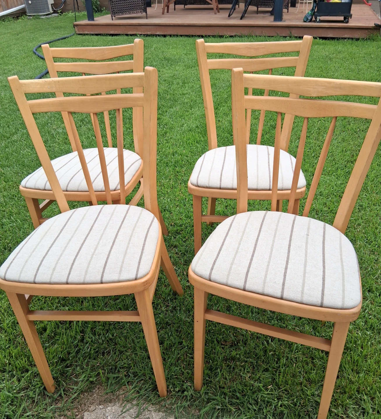 Set of 4 Wooden Chairs with Striped Upholstery - photo 2