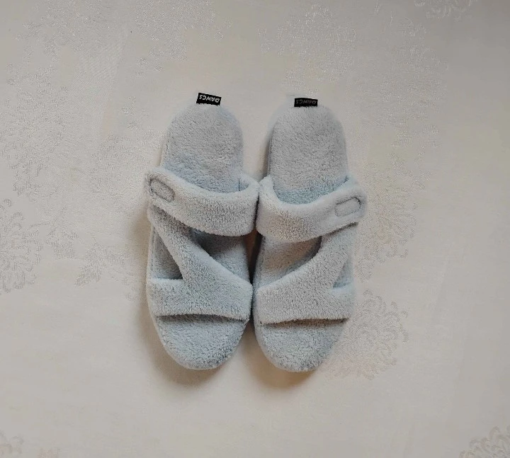 ⚽ Ladies Slippers Blue