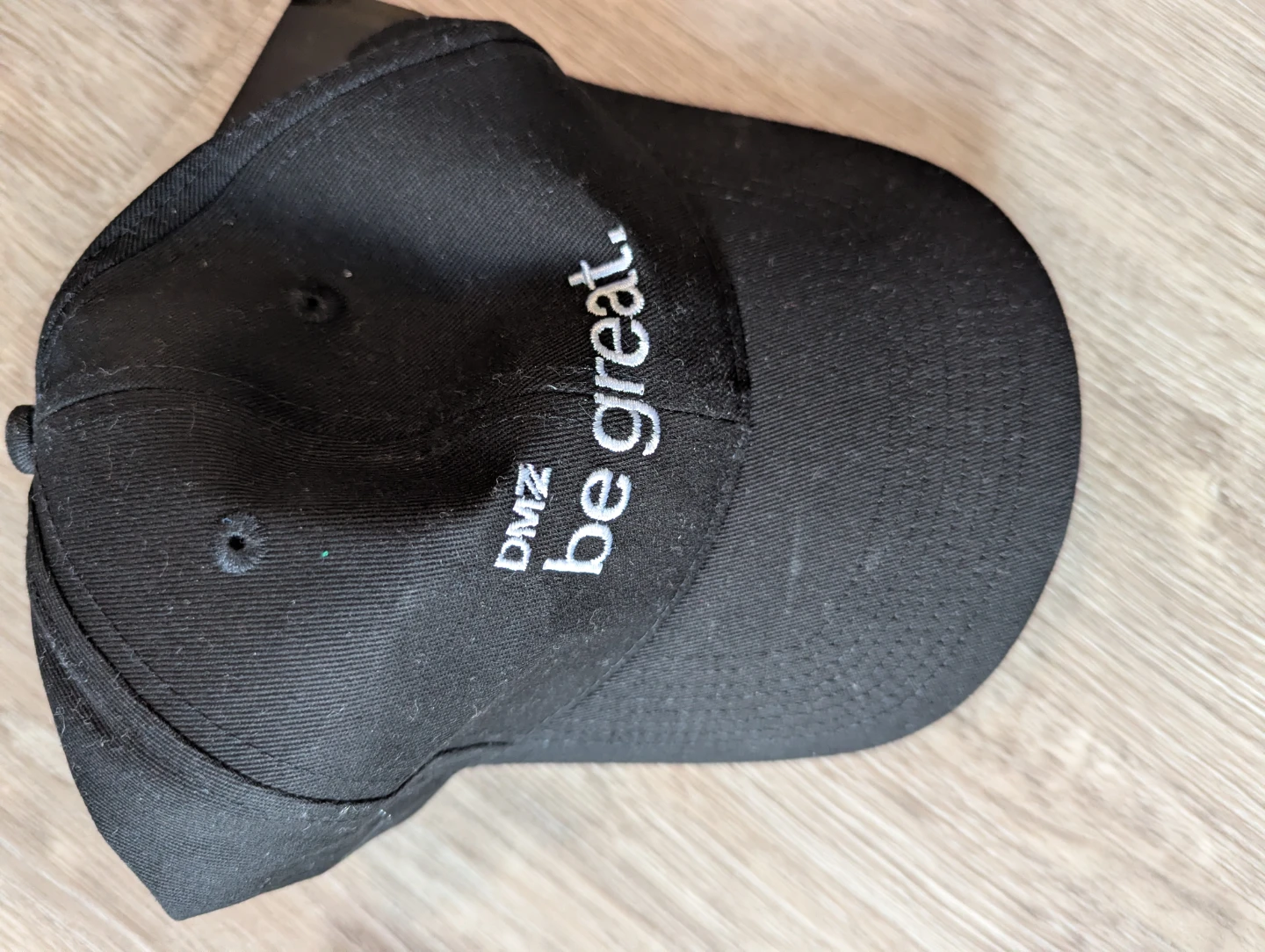 ⚽ DMZ "be great." Black Baseball Cap