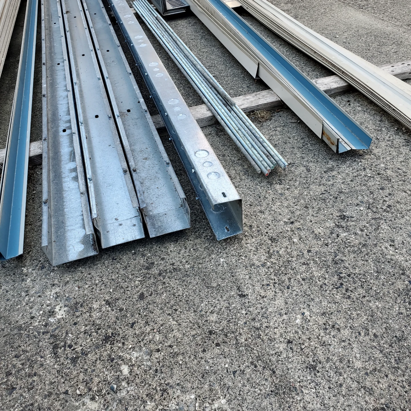 Assorted Metal Flashing and Trim Pieces - photo 2