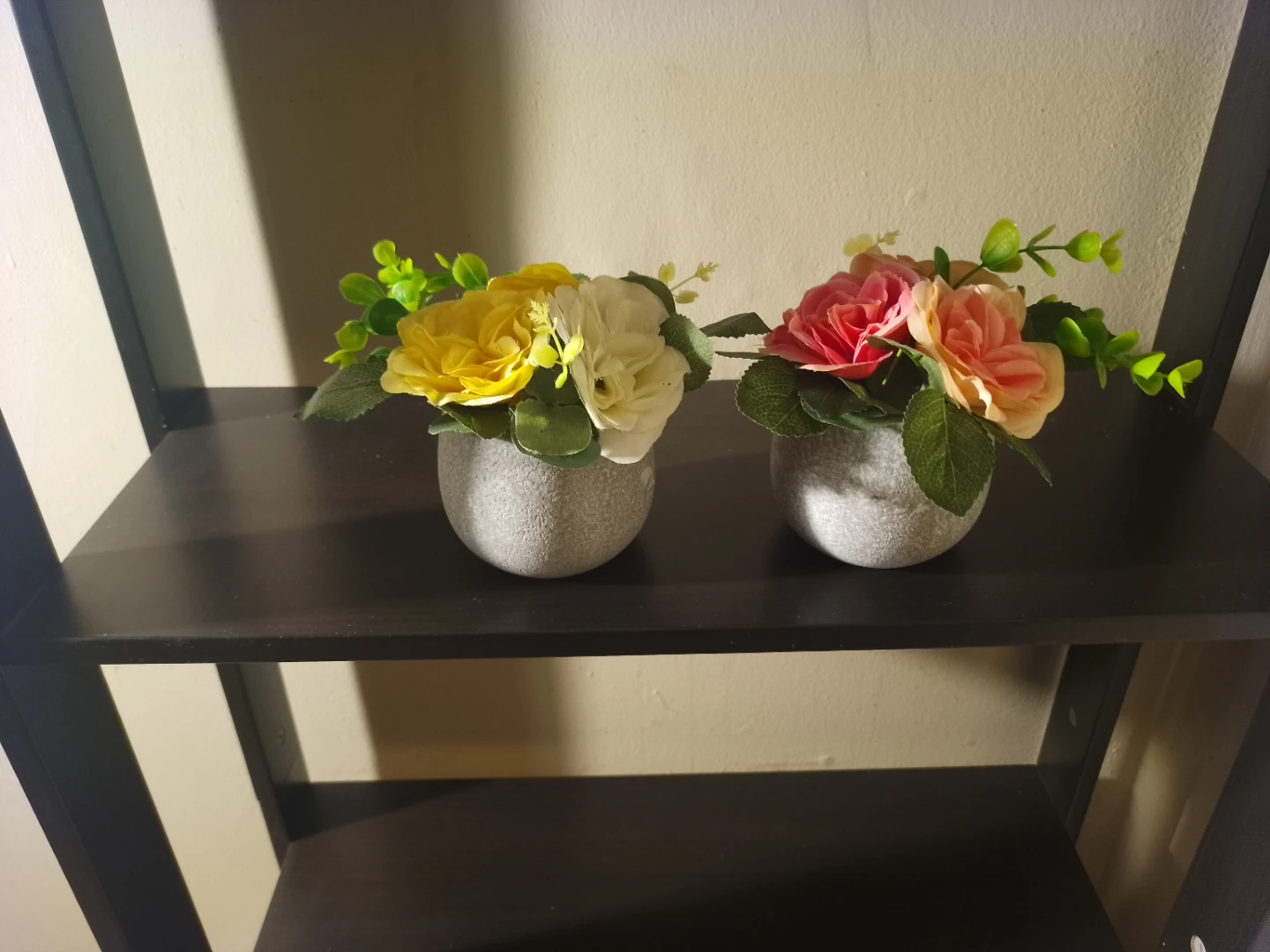 Set of 2 Artificial Flower Arrangements in Pots