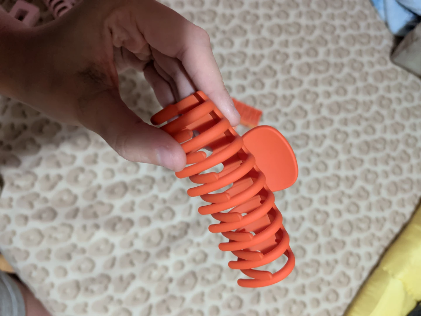 Orange Claw Hair Clips Set - photo 4
