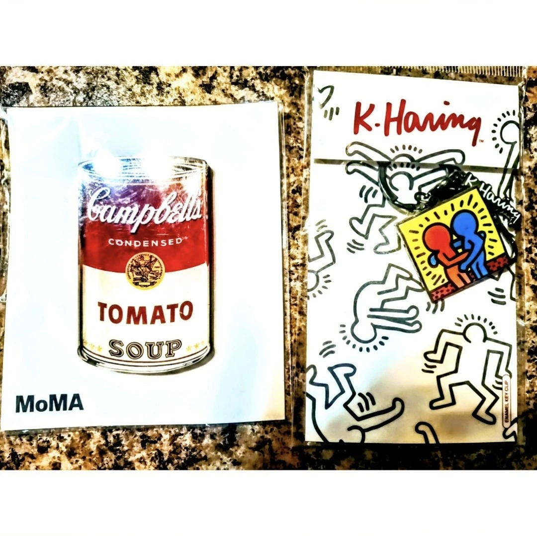 MoMA K. Haring Friends Key Ring & Campbell's Soup Magnet Art
