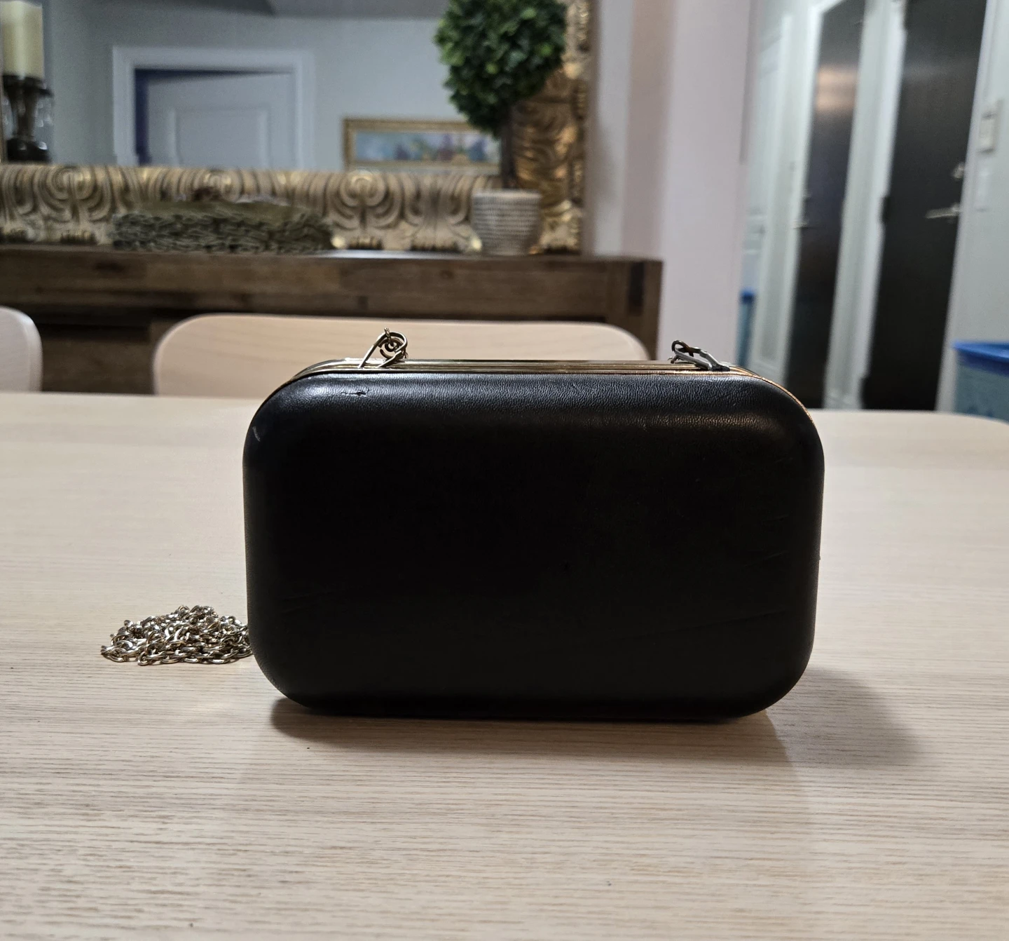 Black small clutch with chain strap - photo 3