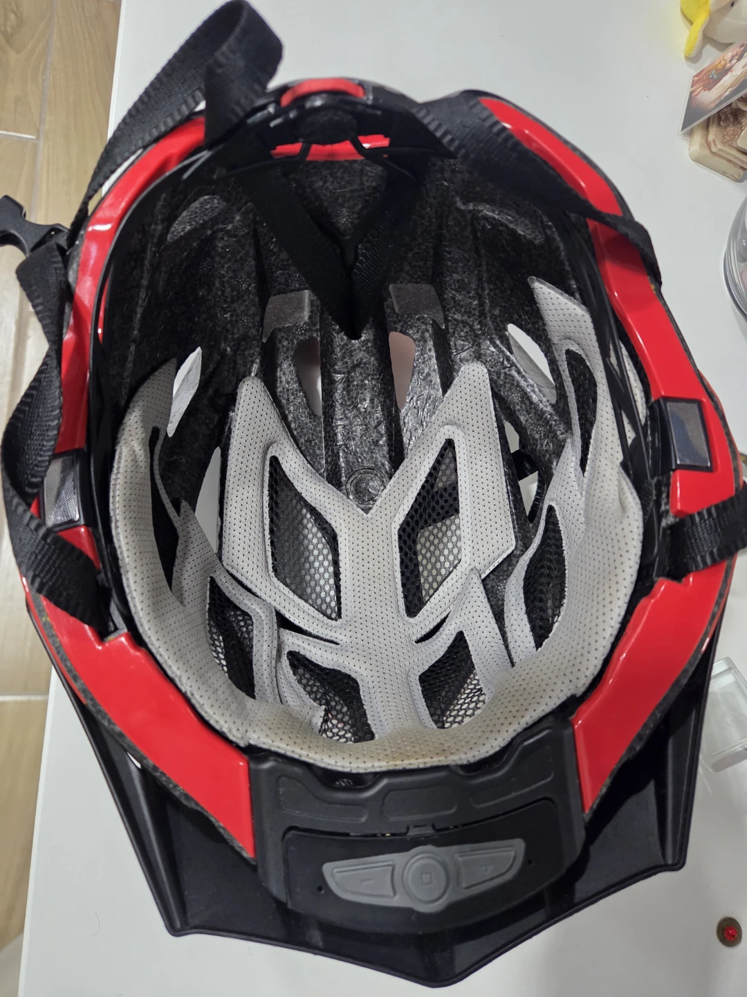 Livall Cycling Helmet with LED Light Bluetooth - photo 5