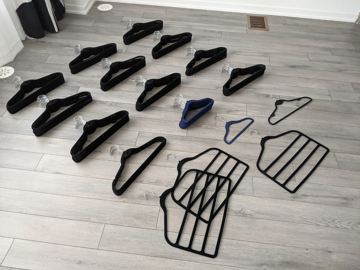 Velvet Clothes Hangers Bundle - photo 2