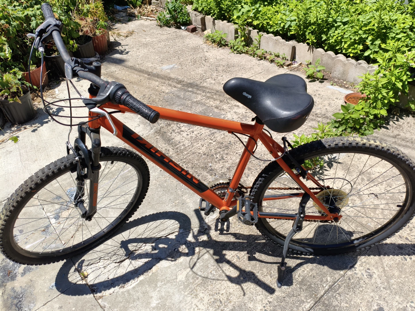 Orange GIANT FUGE Mountain Bike - photo 3