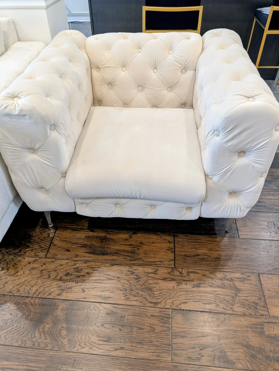 Cream Tufted Armchair - photo 2