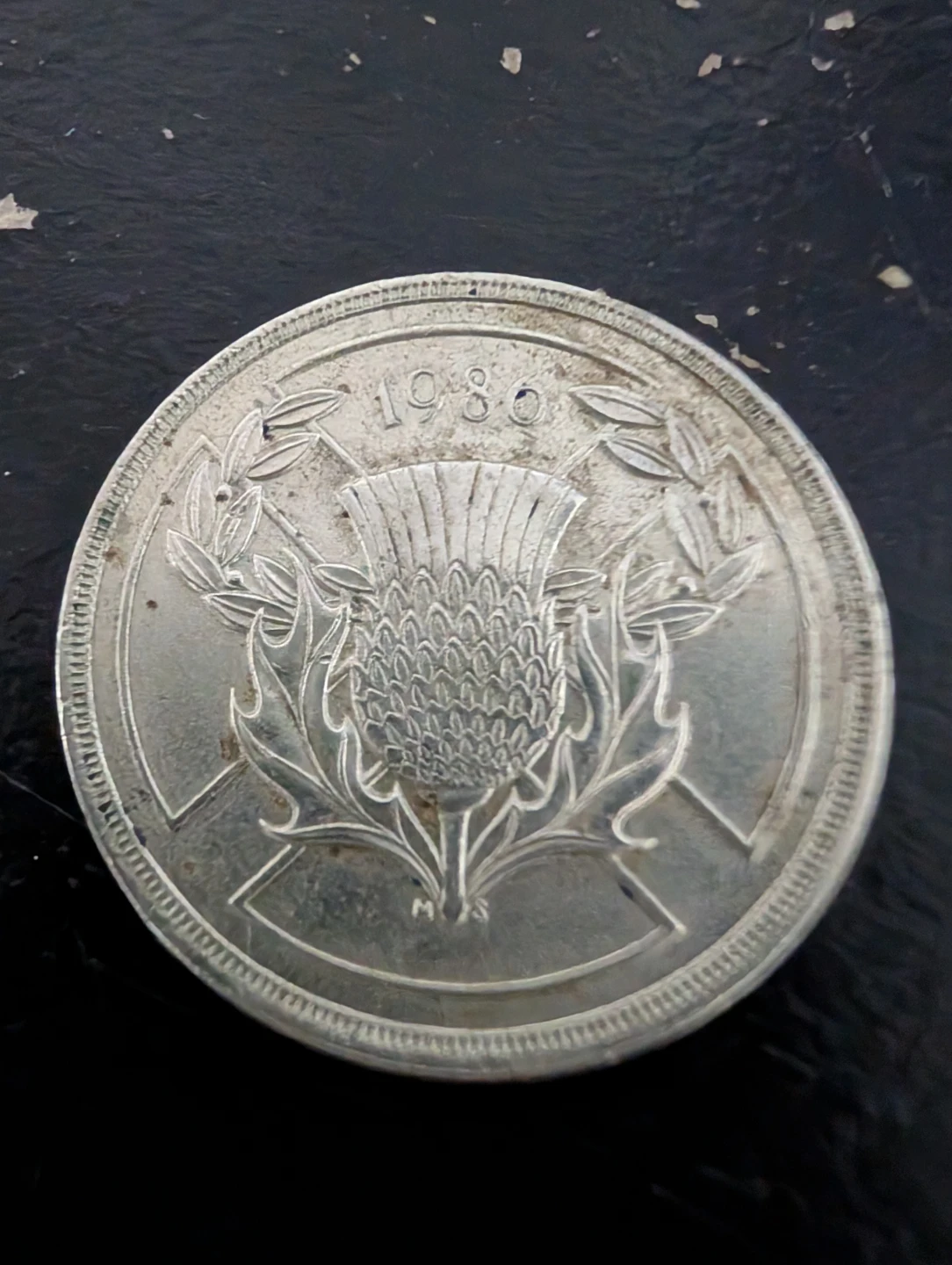 1980 Two Pounds Coin ⚽ - photo 2