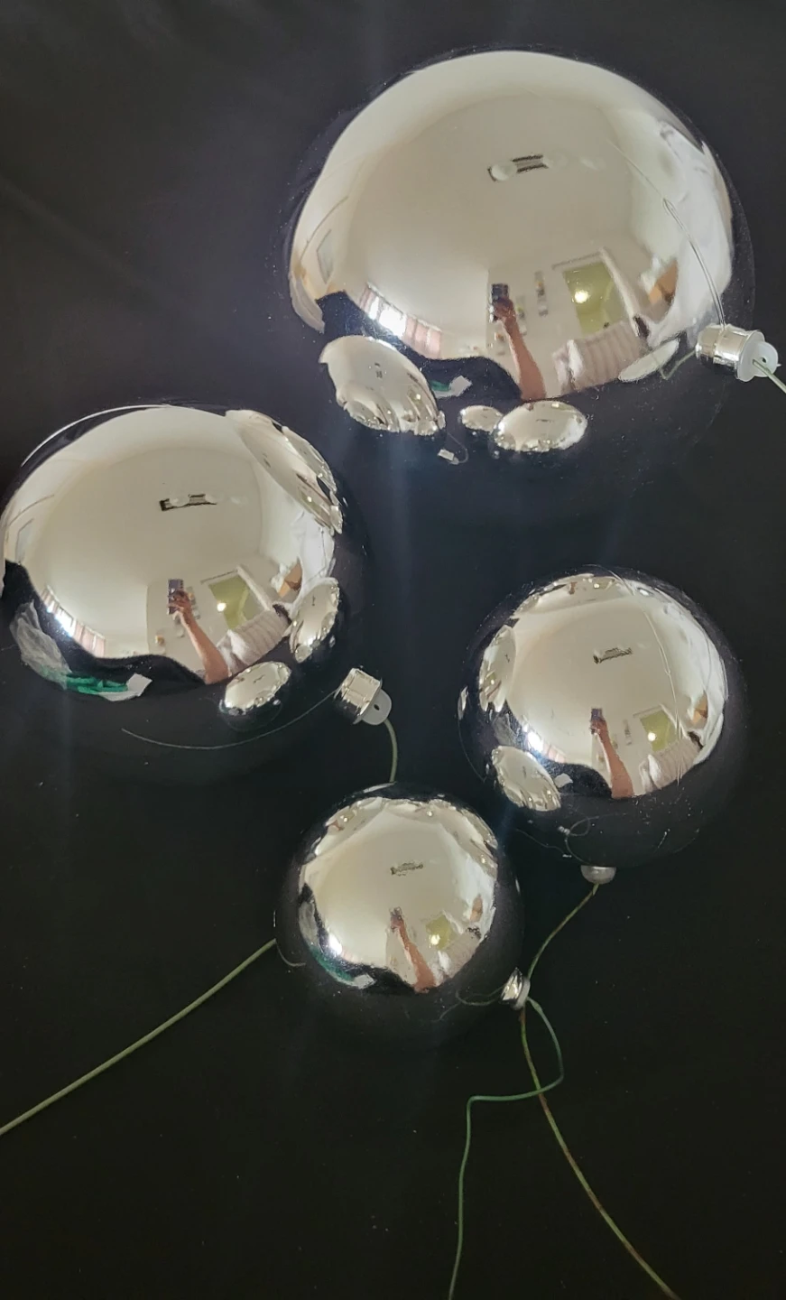 Set of 4 Silver Spherical Ornaments ⚽ - photo 3