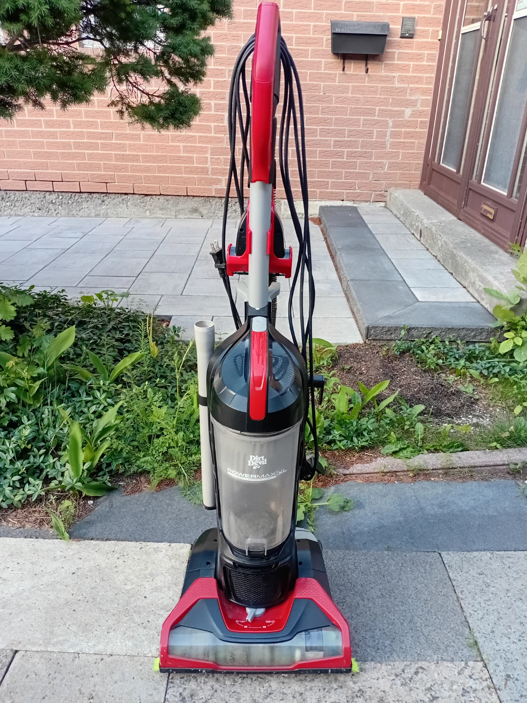 Dirt Devil PowerMax XL Vacuum Cleaner - photo 3
