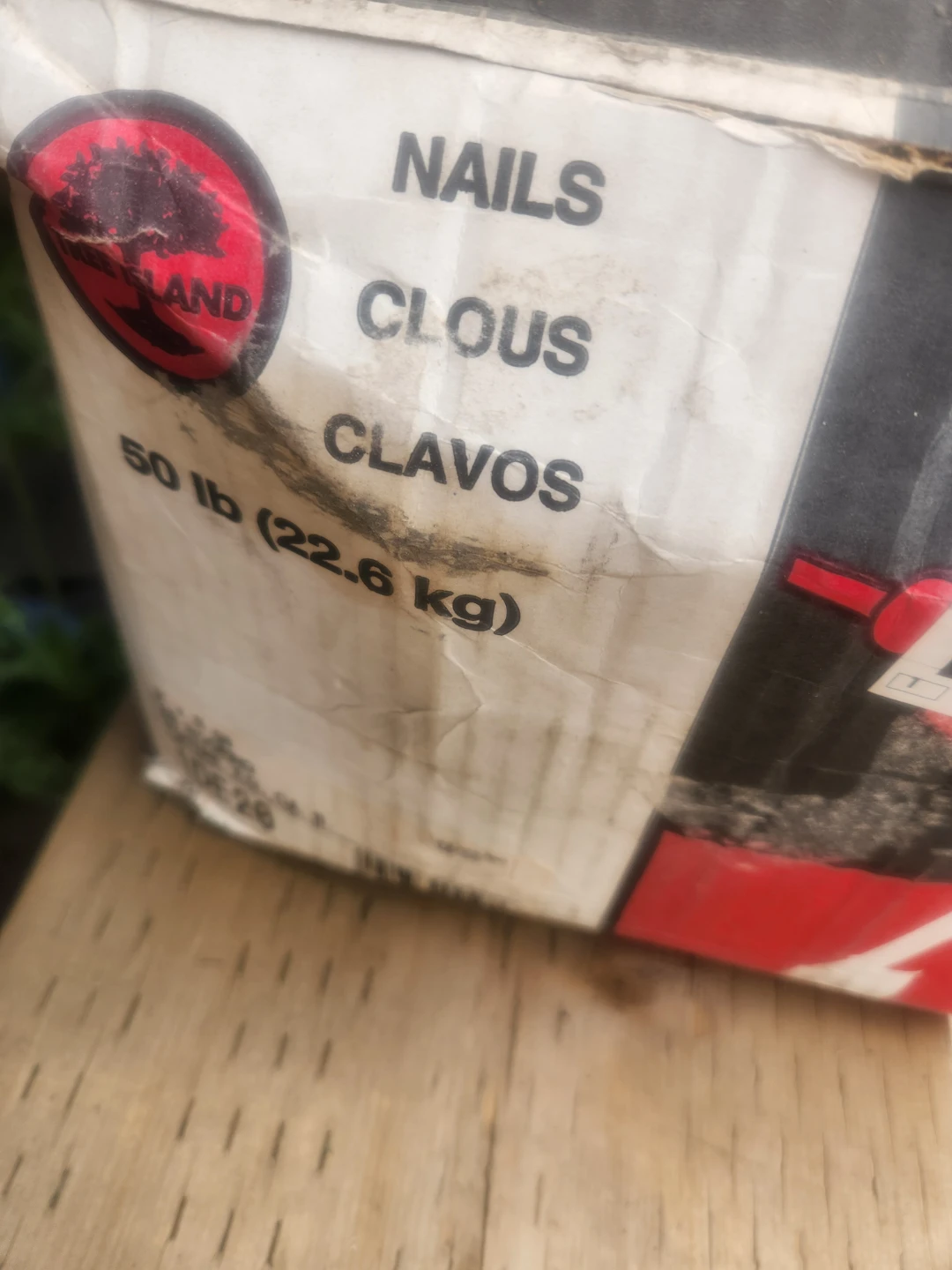 LAND 50 lb Nails