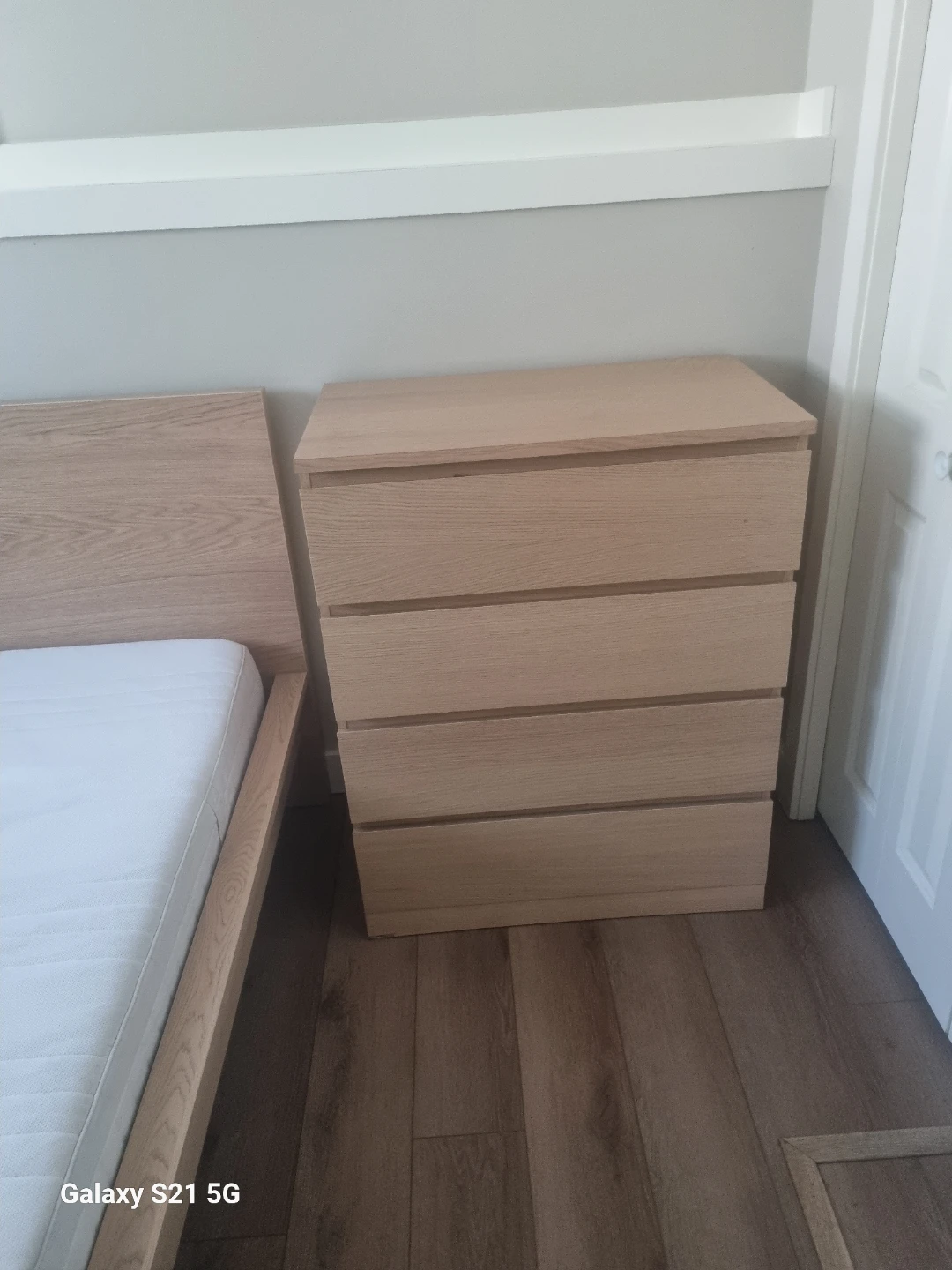 Queen Bedroom + dresser + mattress - photo 3