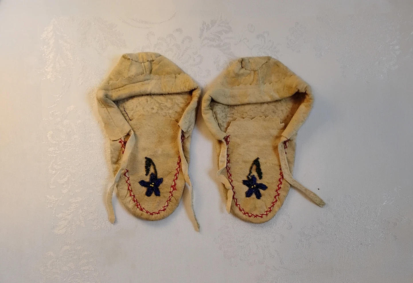 ⚽ Vintage Moccasins