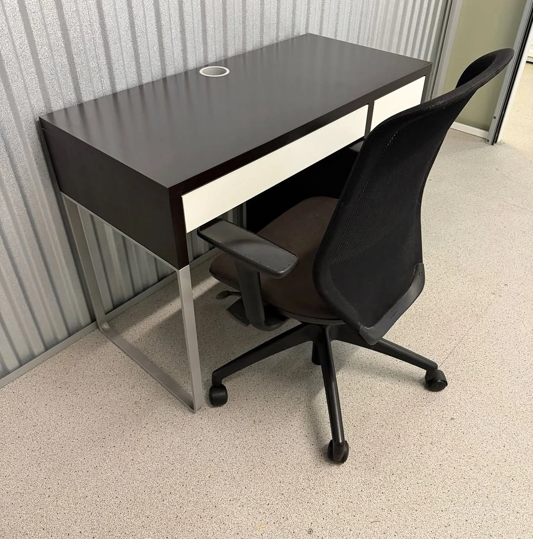 Desk plus drawers plus chair - photo 5