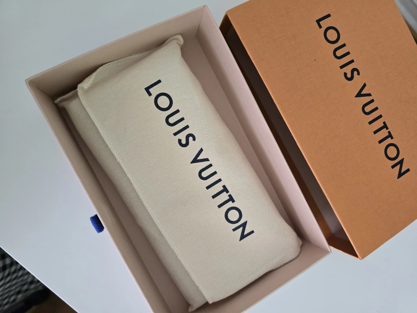 Louis Vuitton Monogram Zippered Wallet - photo 5