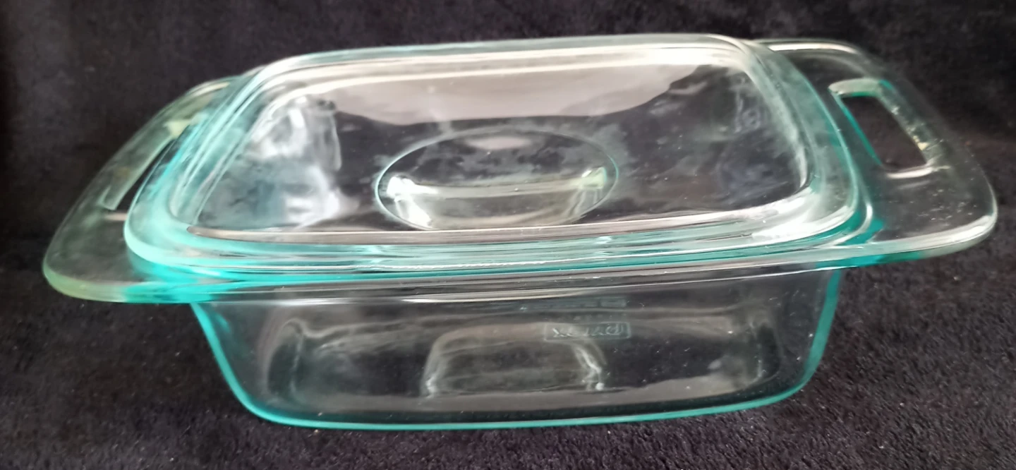 Pyrex Glass Baking Dish with Lid⚽