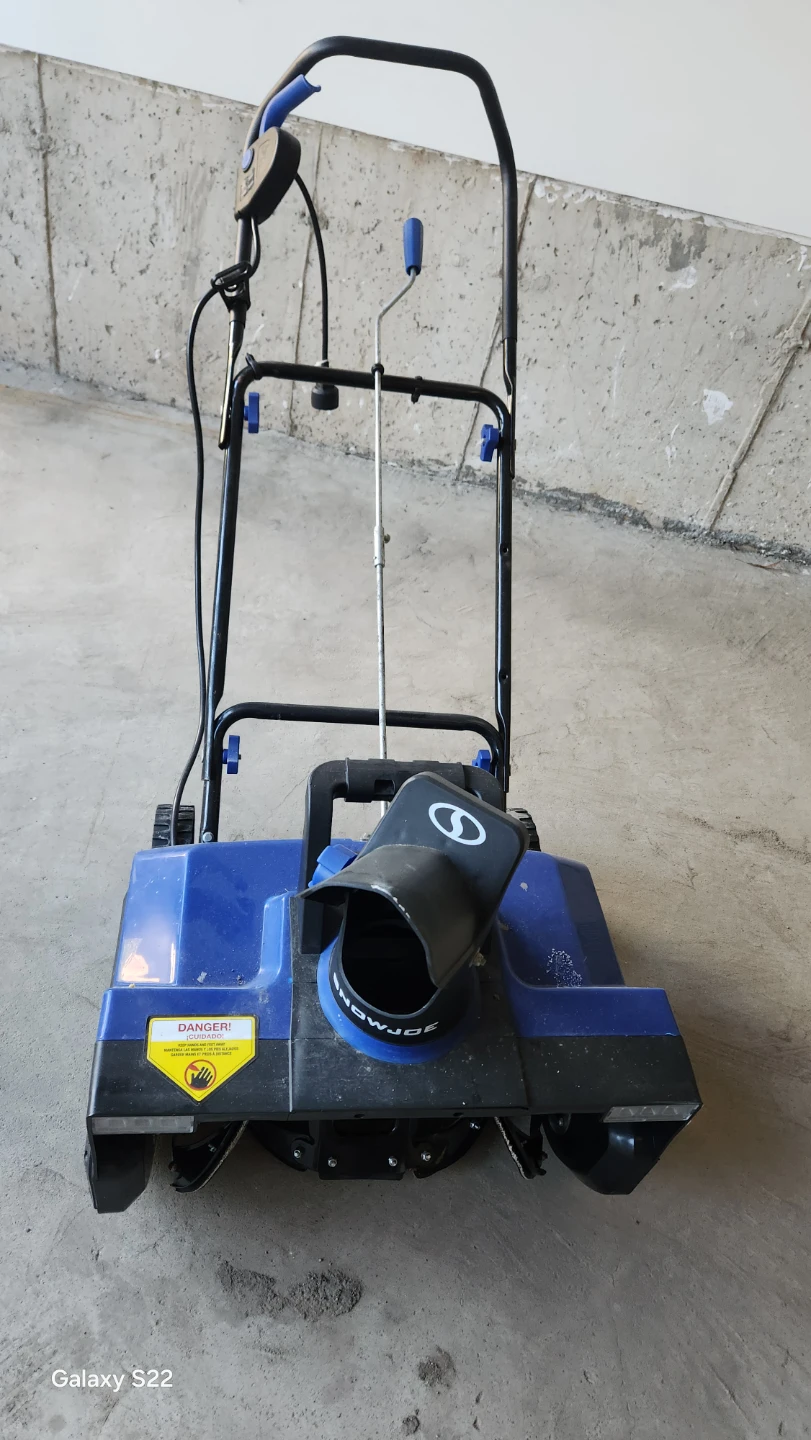 Snow Joe Electric Snow Blower