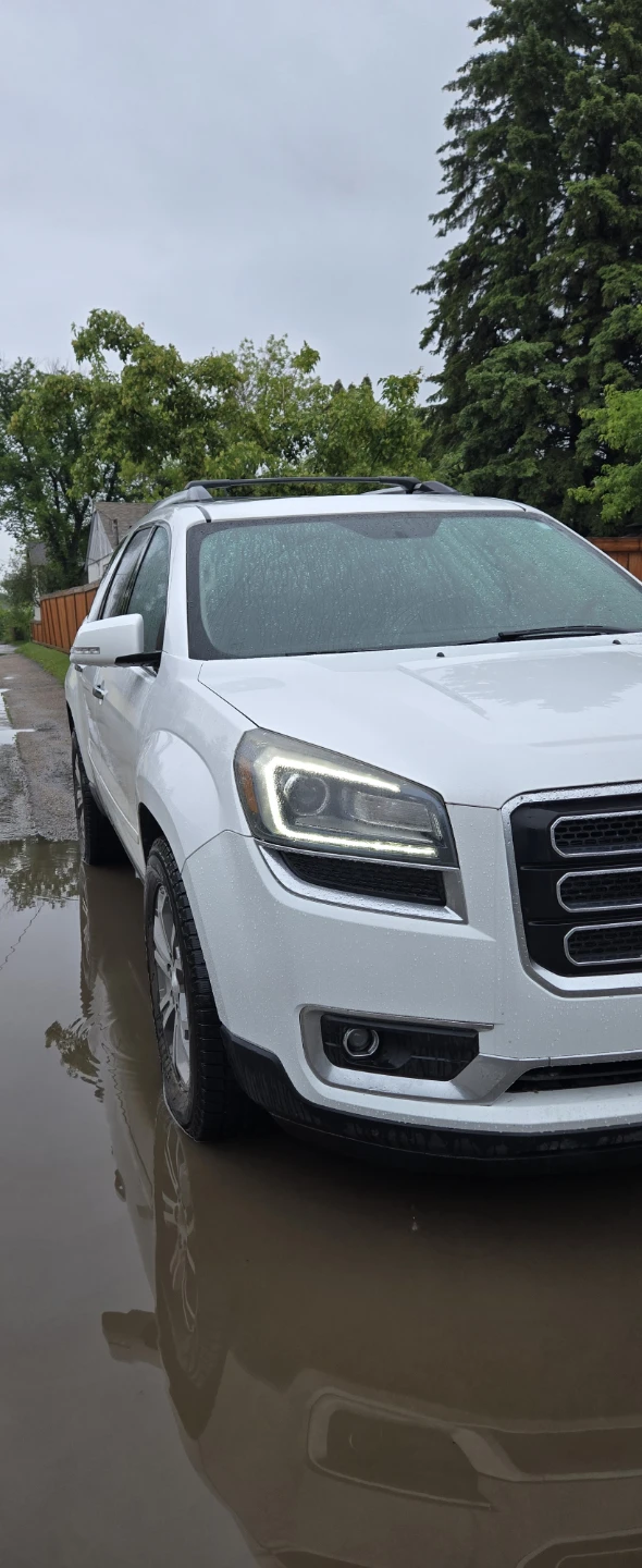 White 2016 GMC Acadia SUV - photo 2