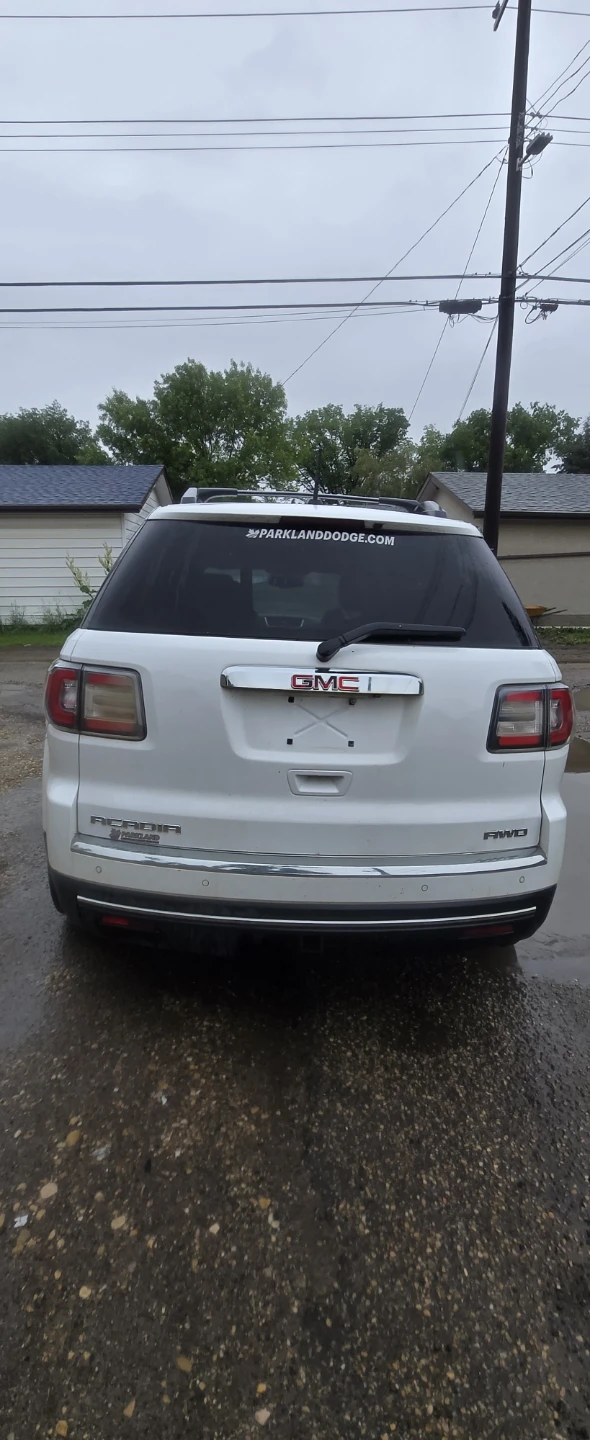 White 2016 GMC Acadia SUV - photo 4