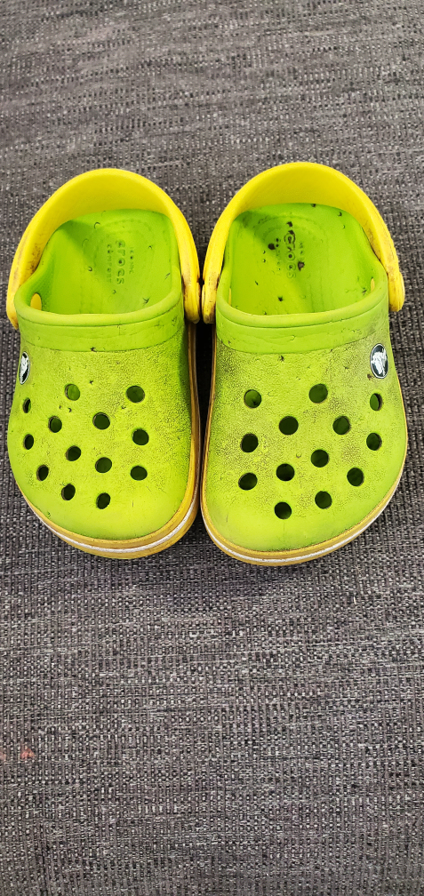 crocs size 6c ( toddler)