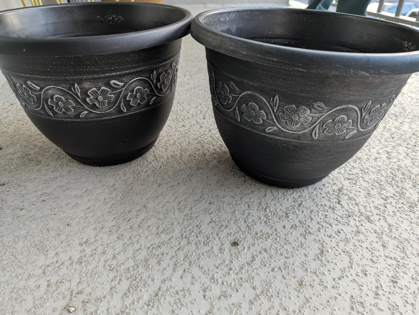 Set of 2 Black Decorative Planters
