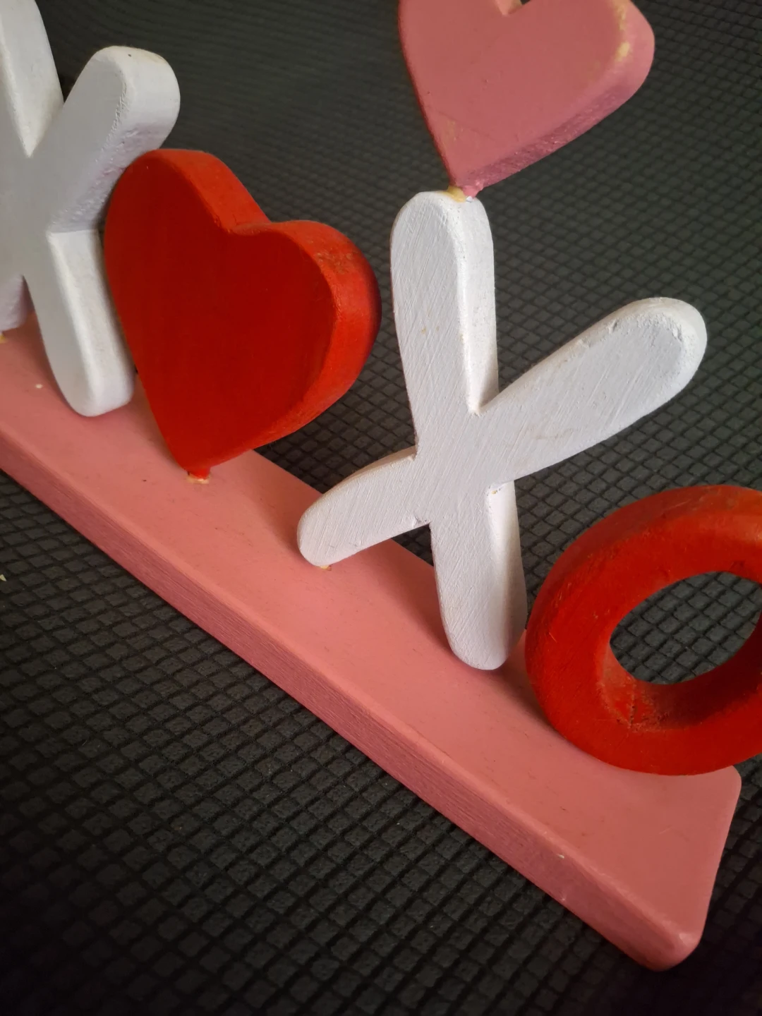 Wooden XOXO Heart Decoration - photo 2