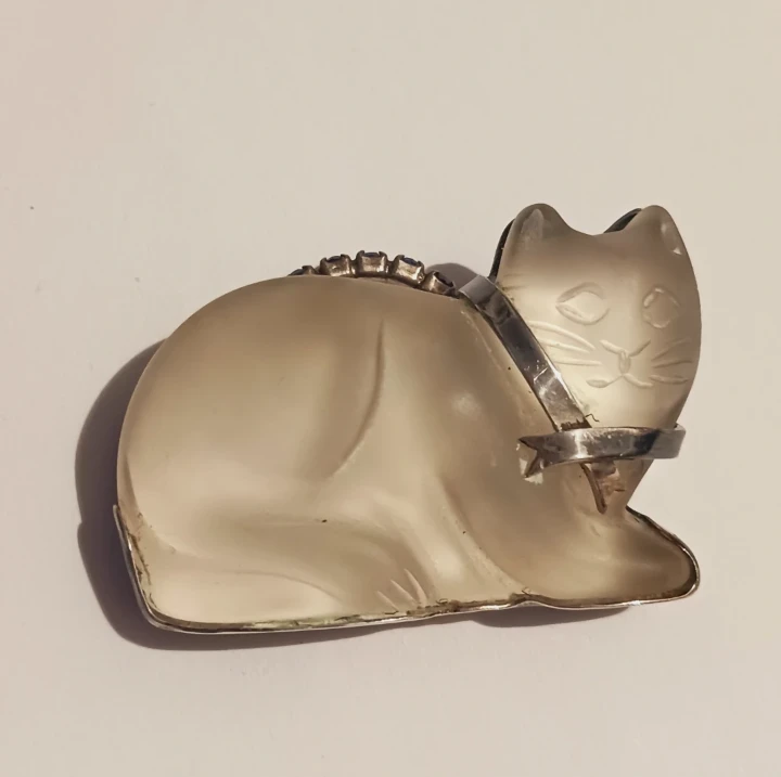 Sterling Silver 925  Frosted Rock Crystal Cat Brooch