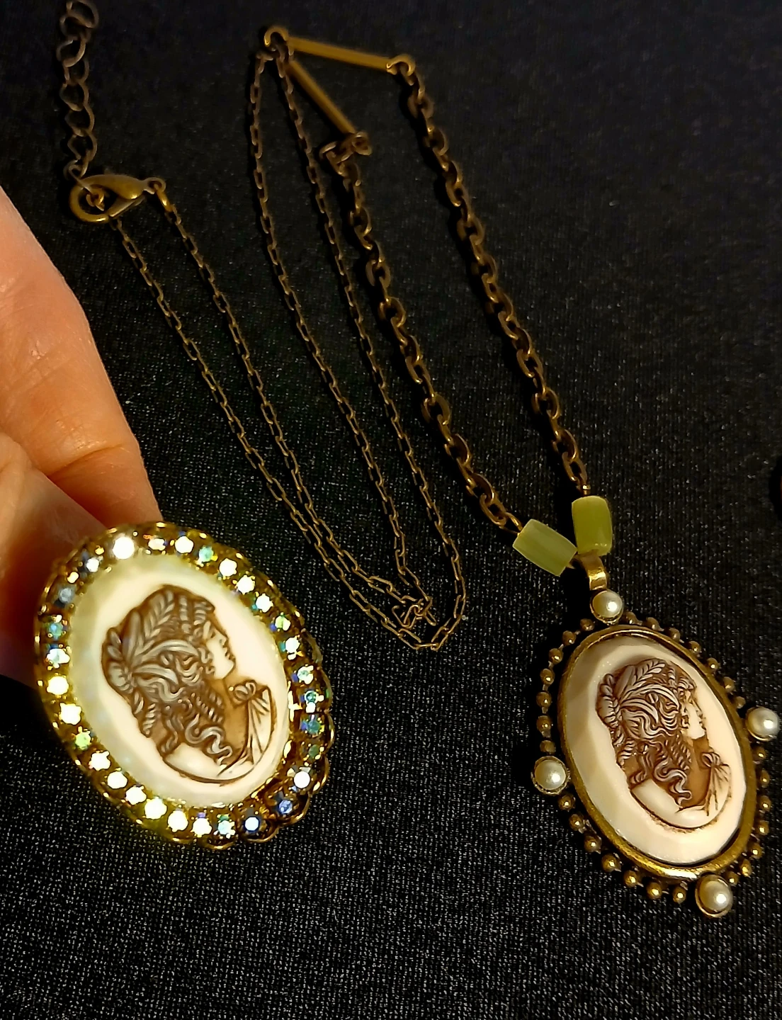 Cameo Pendant Necklace, Earrings & Ring Set - photo 5