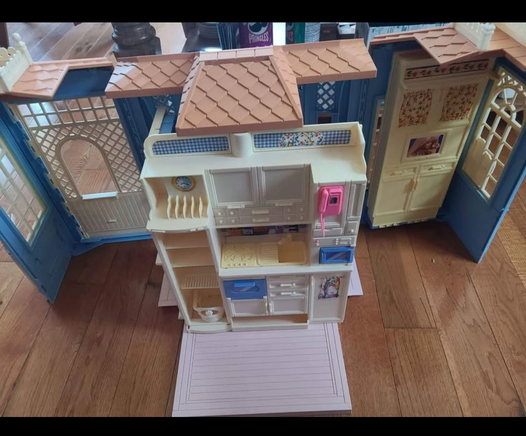 Vintage 1998 Barbie Folding Cottage + 1998 Barbie Riding Stable