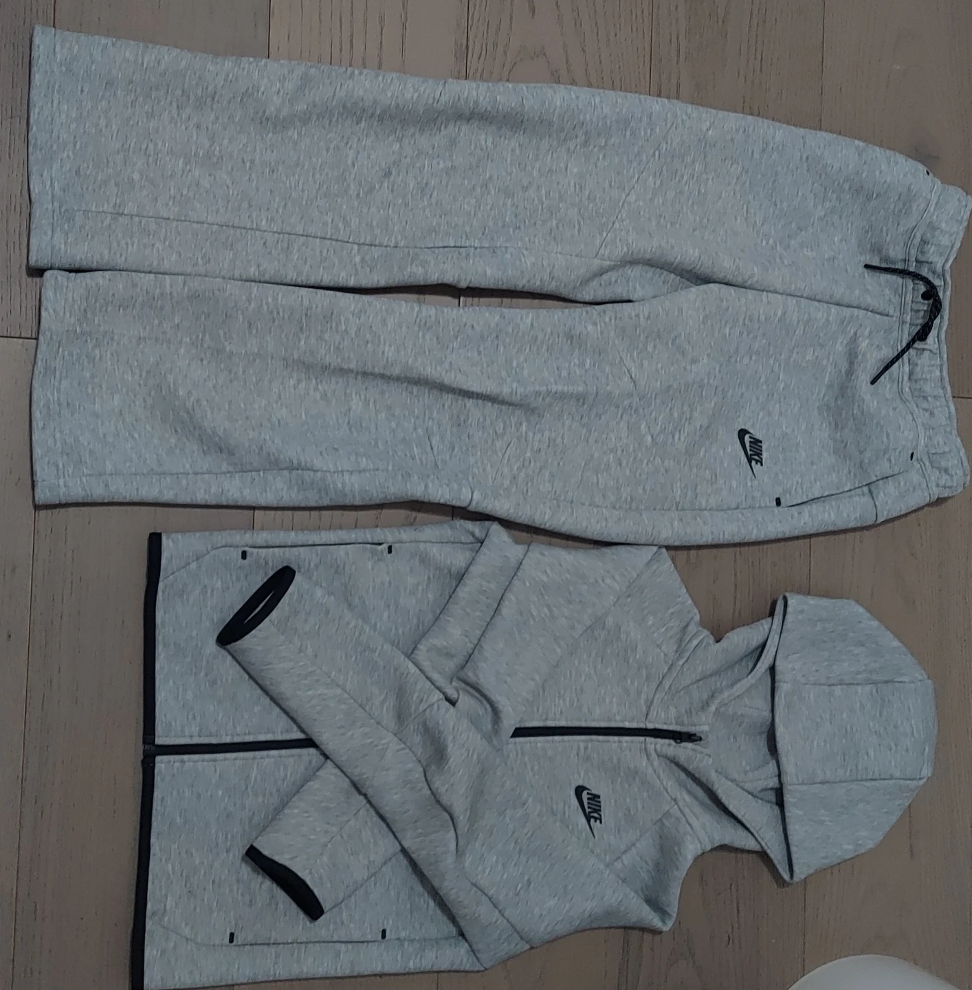 Nike Tech Fleece Hoodie and Pants Set - Grey