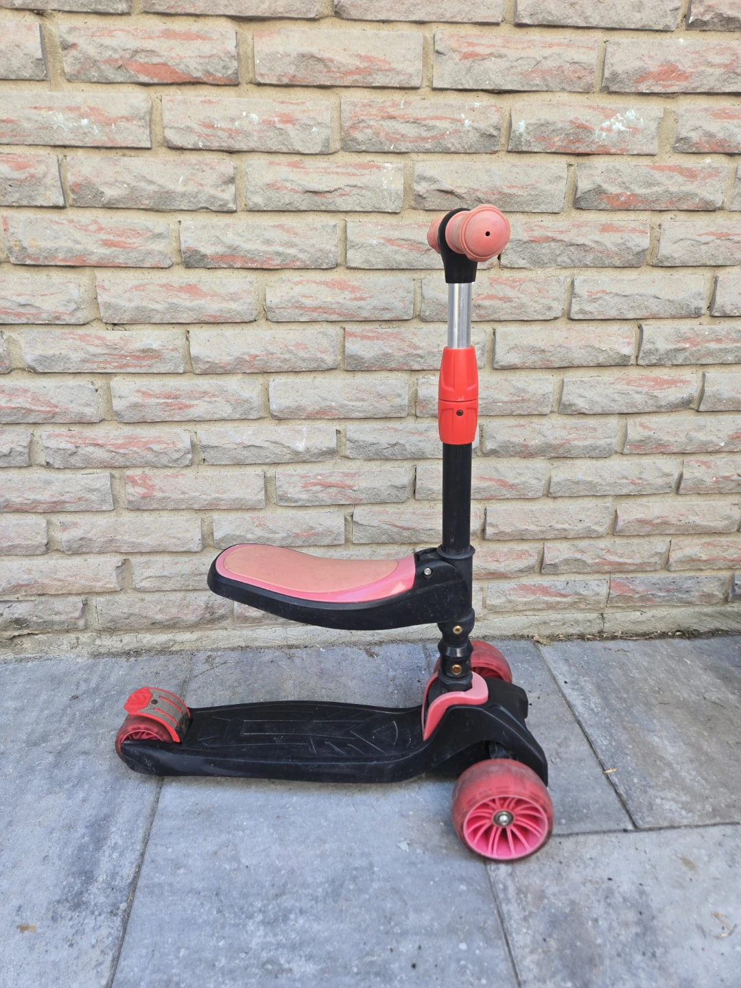 Ride-VOLO 3-Wheel Scooter - photo 2