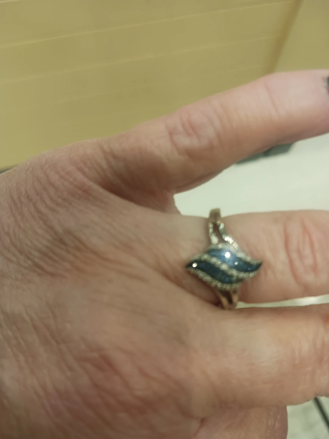 Silver-tone Ring with Blue Diamond Chip Stones
