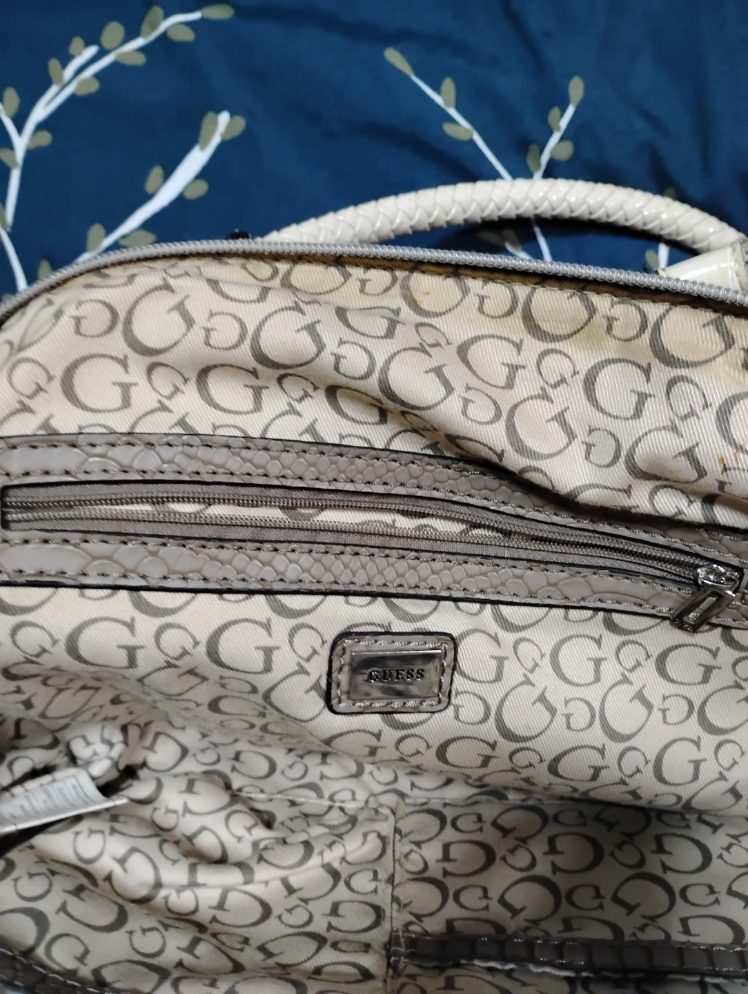 Guess Satchel Handbag - photo 3