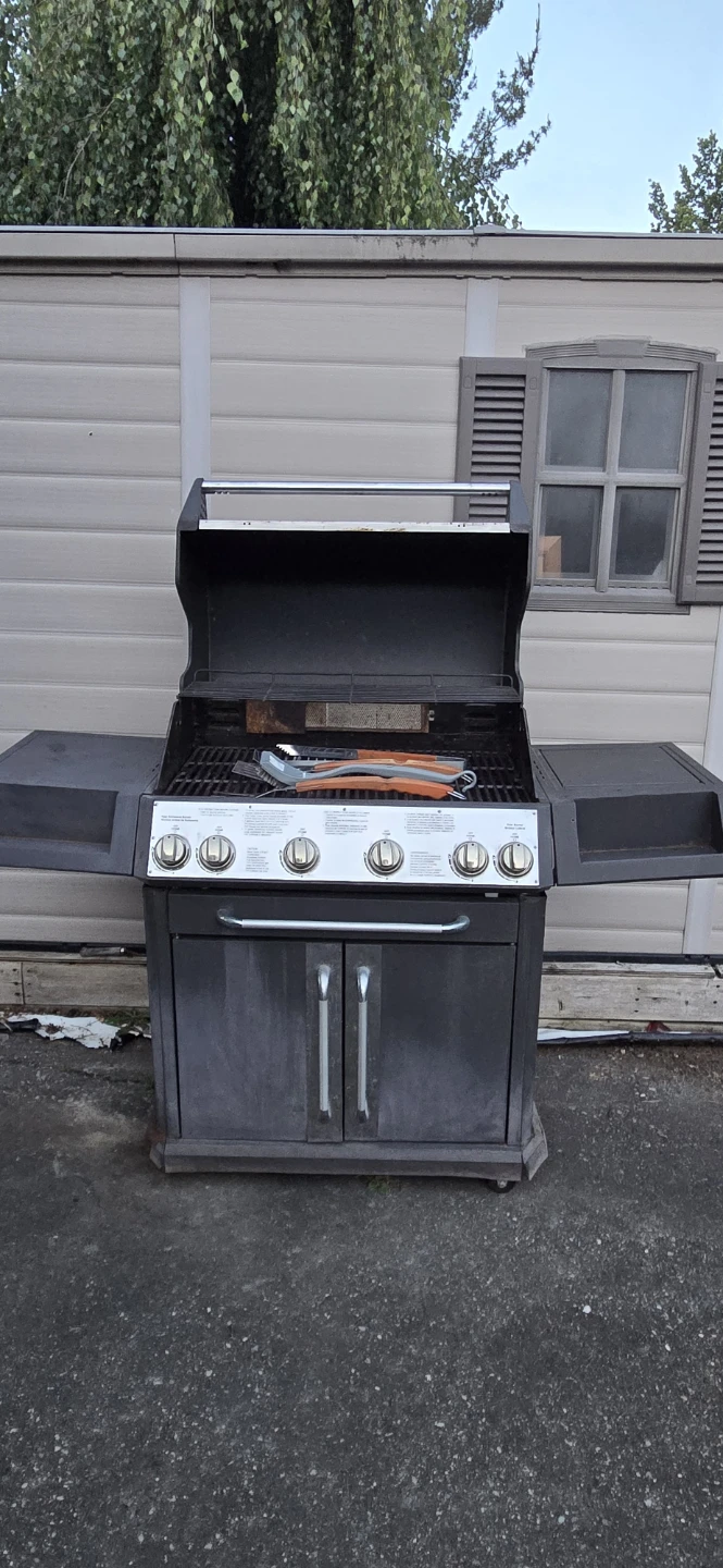 BBQTEK 5-Burner Propane Grill - photo 2