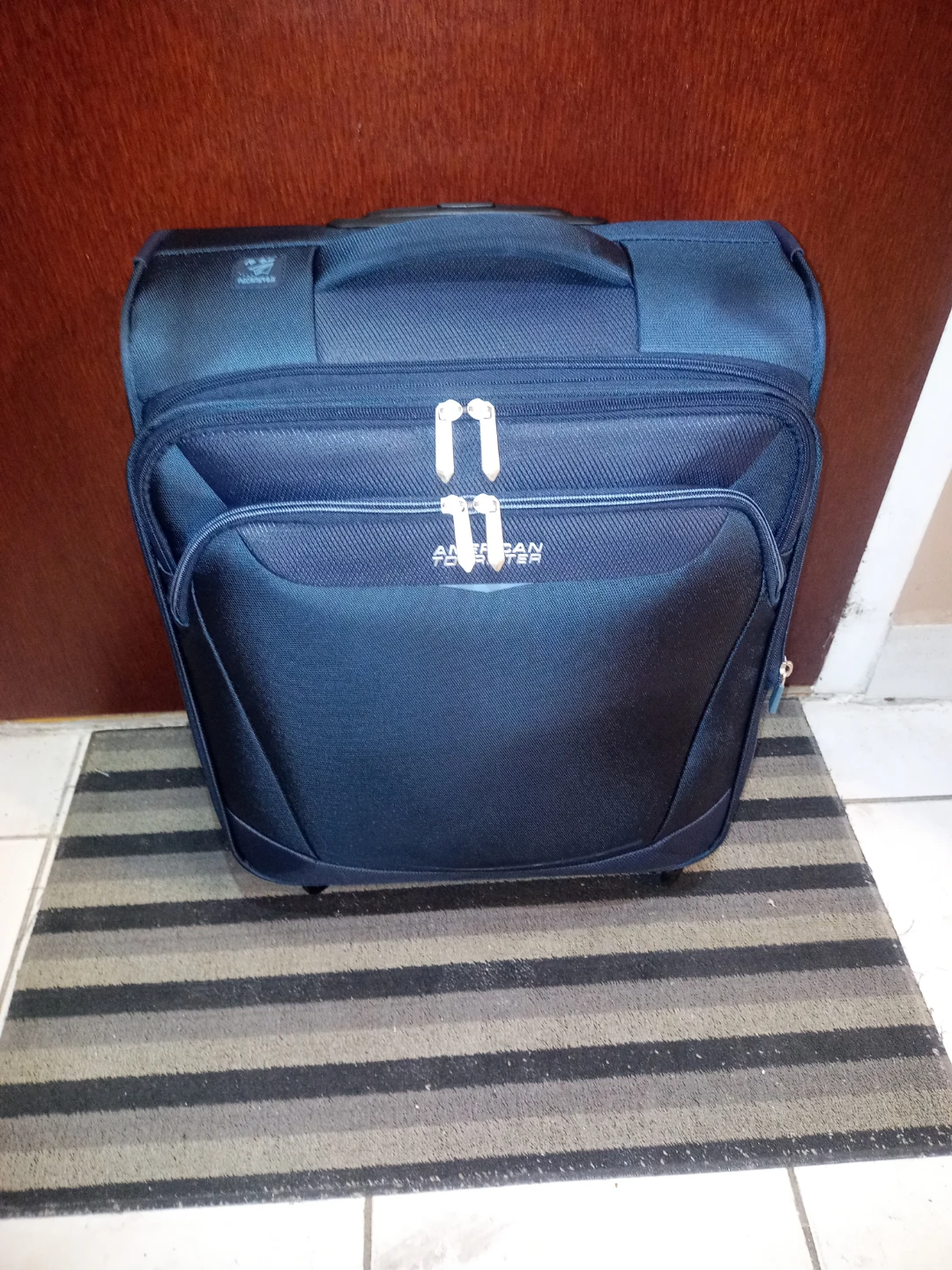 Small Luggage With Swivel Wheels