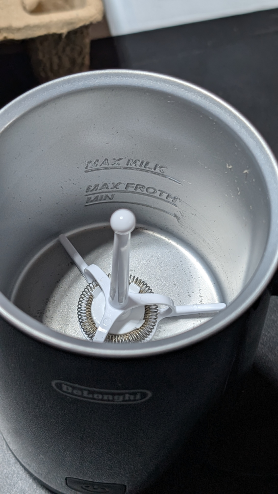 DeLonghi LATTE Mix Milk Frother - photo 4