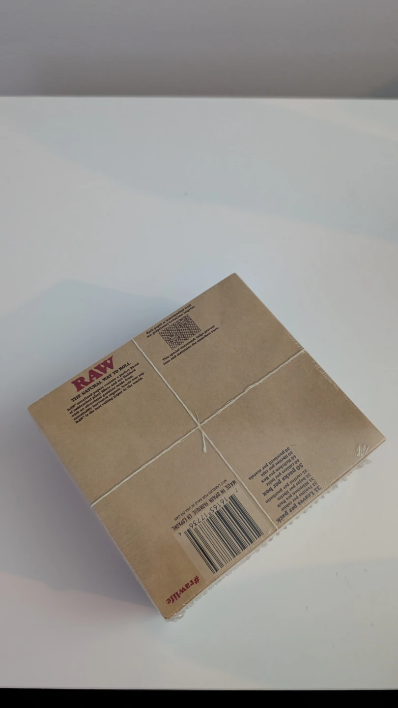 RAW Classic king sized rolling paper - sealed box - photo 2