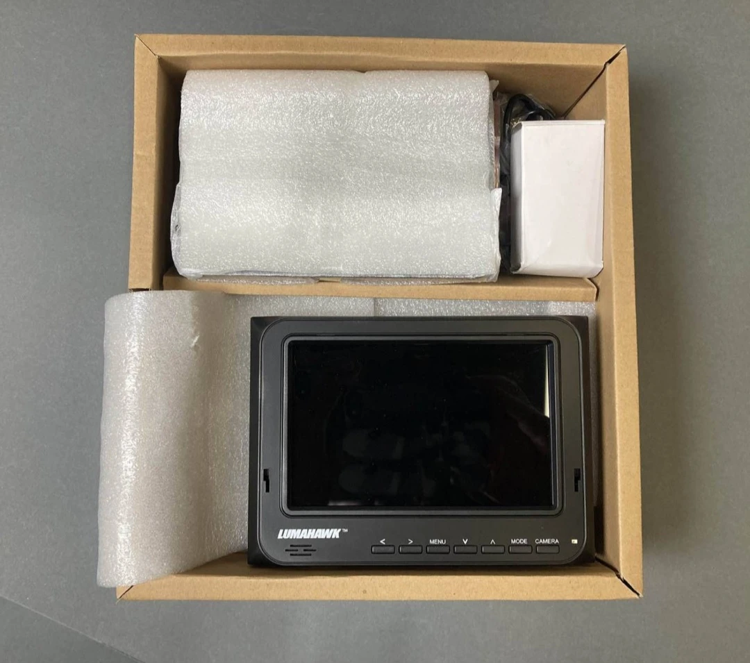 Lumahawk 5.6" On-Camera LCD HD Monitor (LMM-PRO400) - photo 2