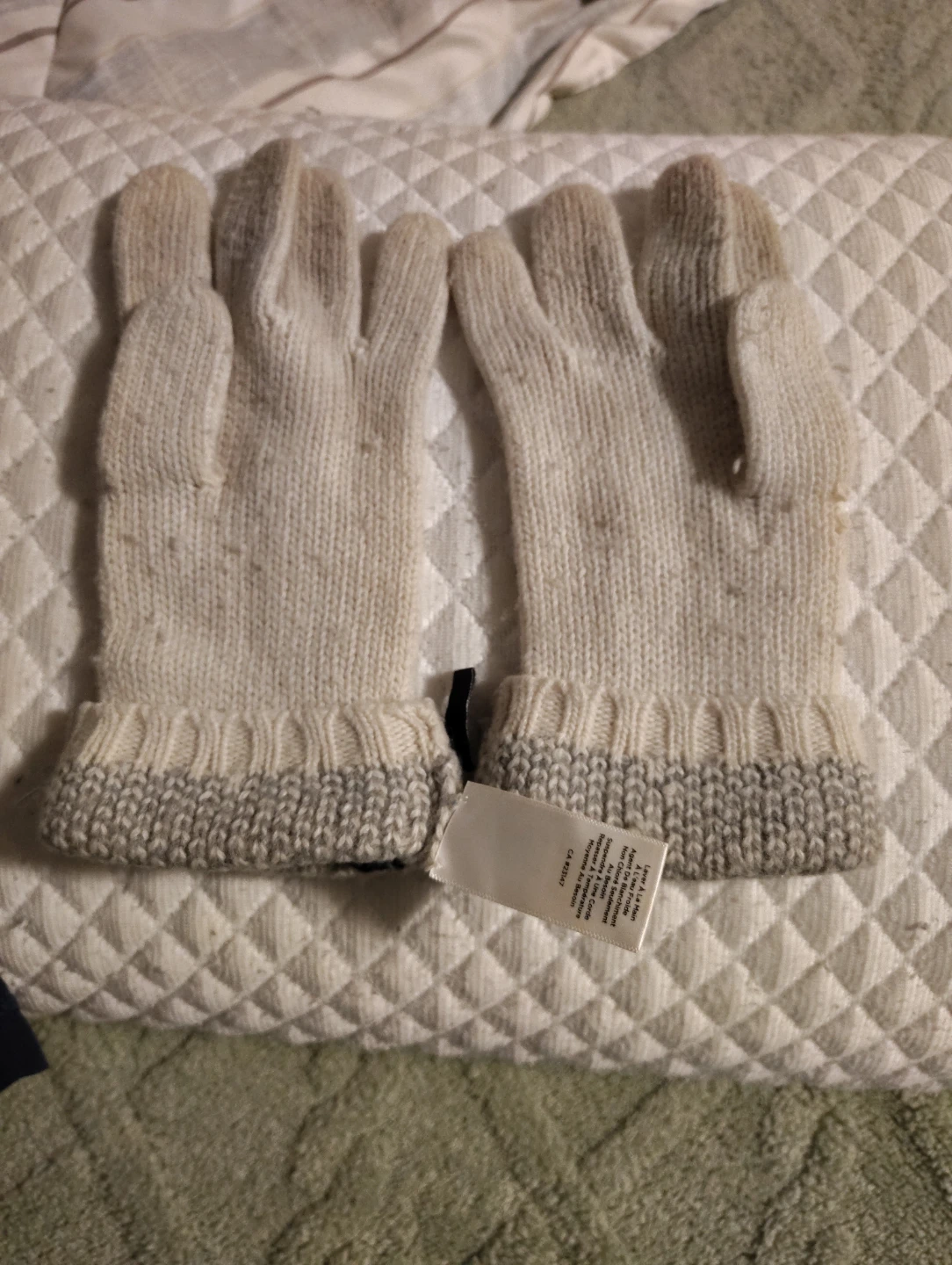 Cream Knit Gloves with Grey Trim