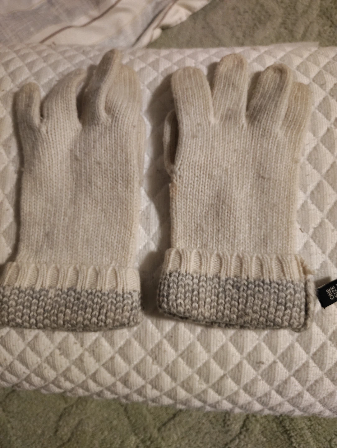 Cream Knit Gloves with Grey Trim - photo 2