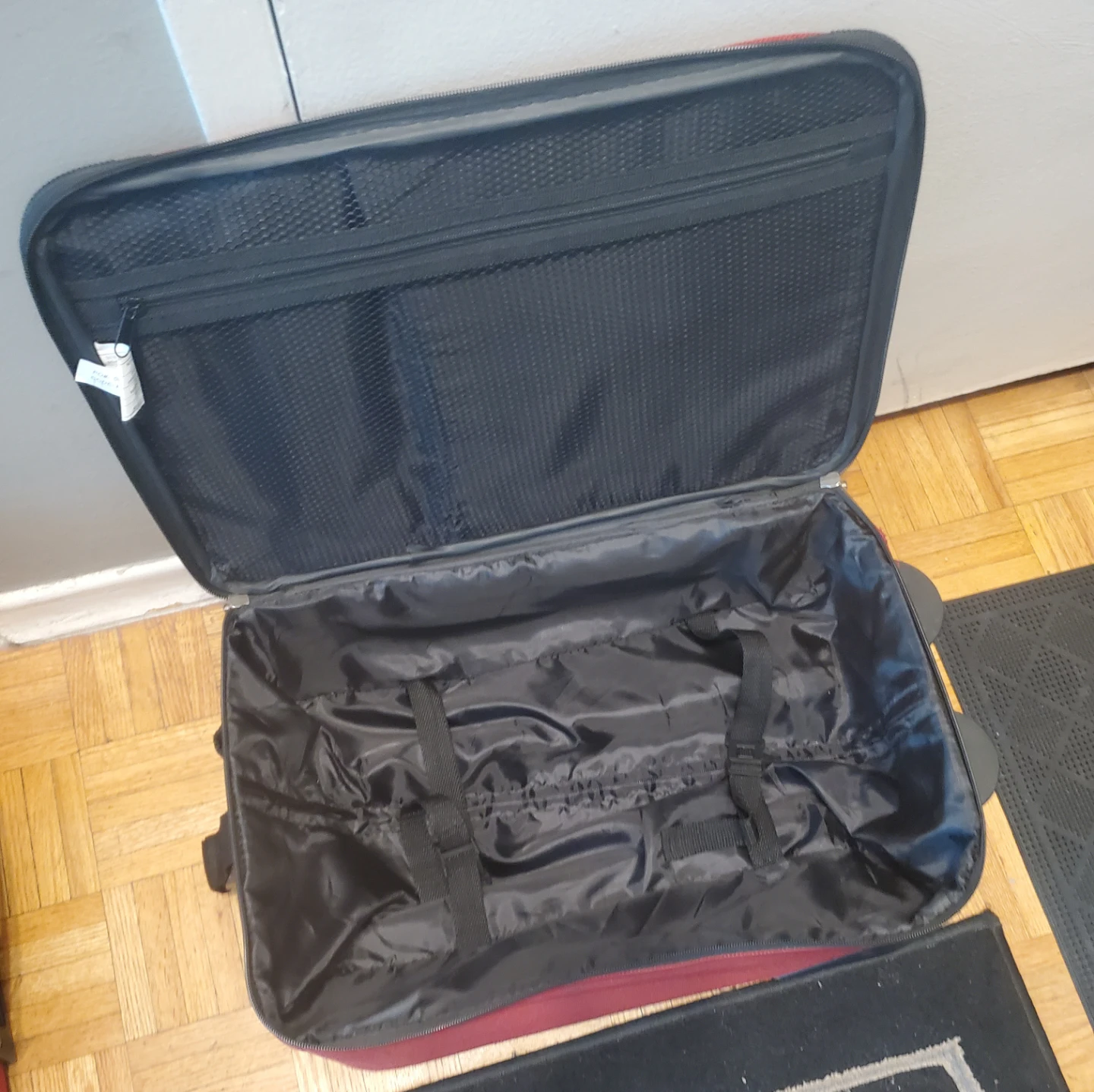 Travel Luggage Big & Small - photo 4