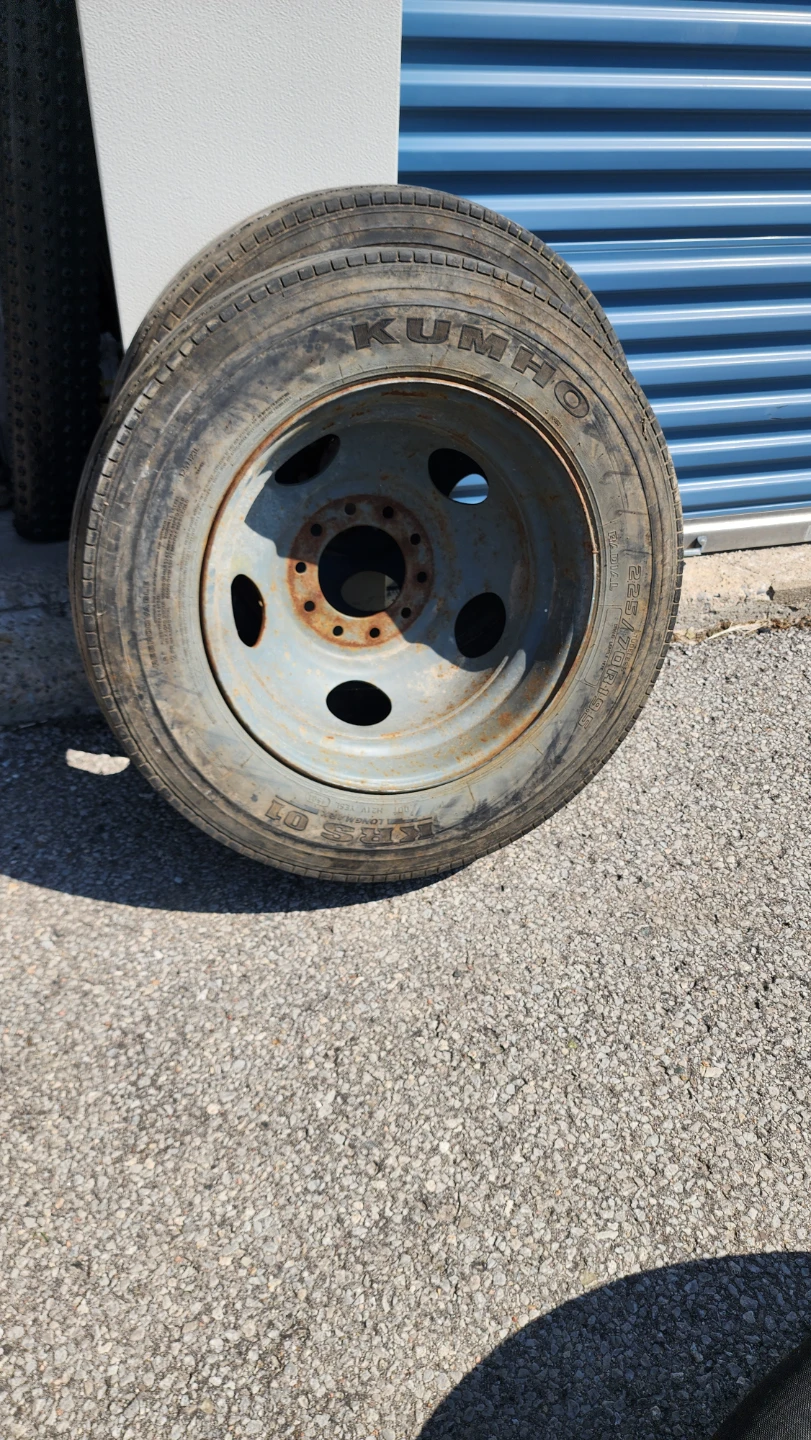 Kumho Tires 225/70R19.5 - photo 2