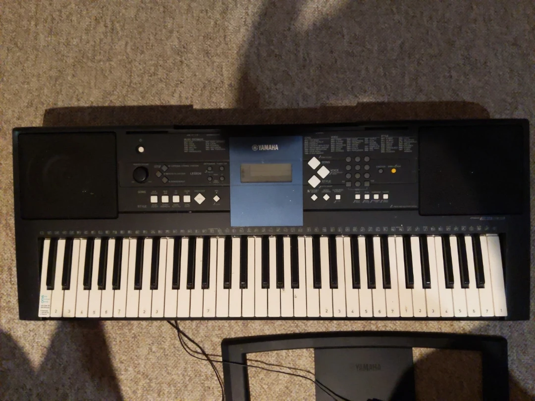 Yamaha PSR-E333 Digital Keyboard