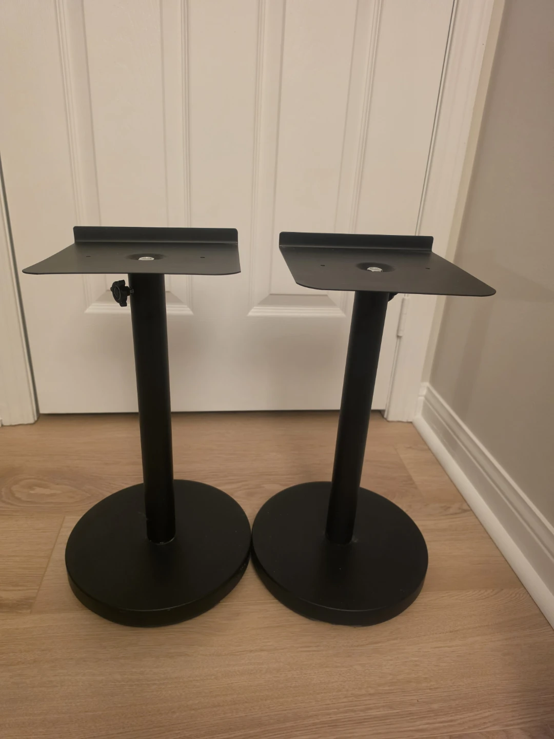 Black speaker stand (versatile usage (speakers, plant))