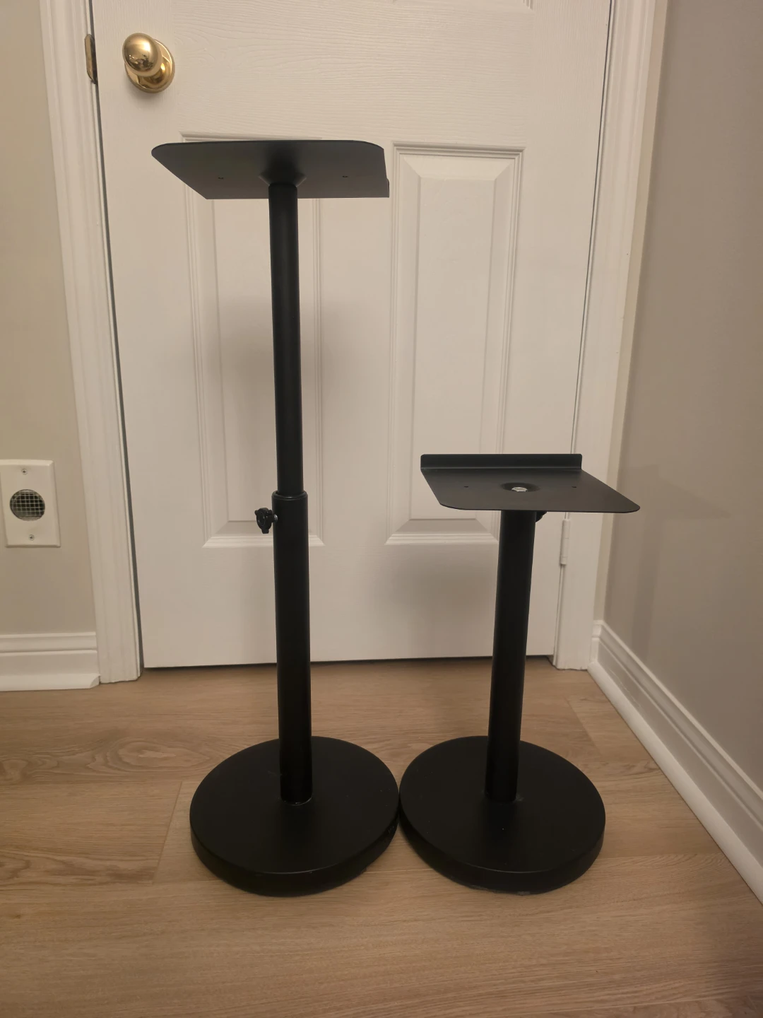 Black speaker stand (versatile usage (speakers, plant)) - photo 2