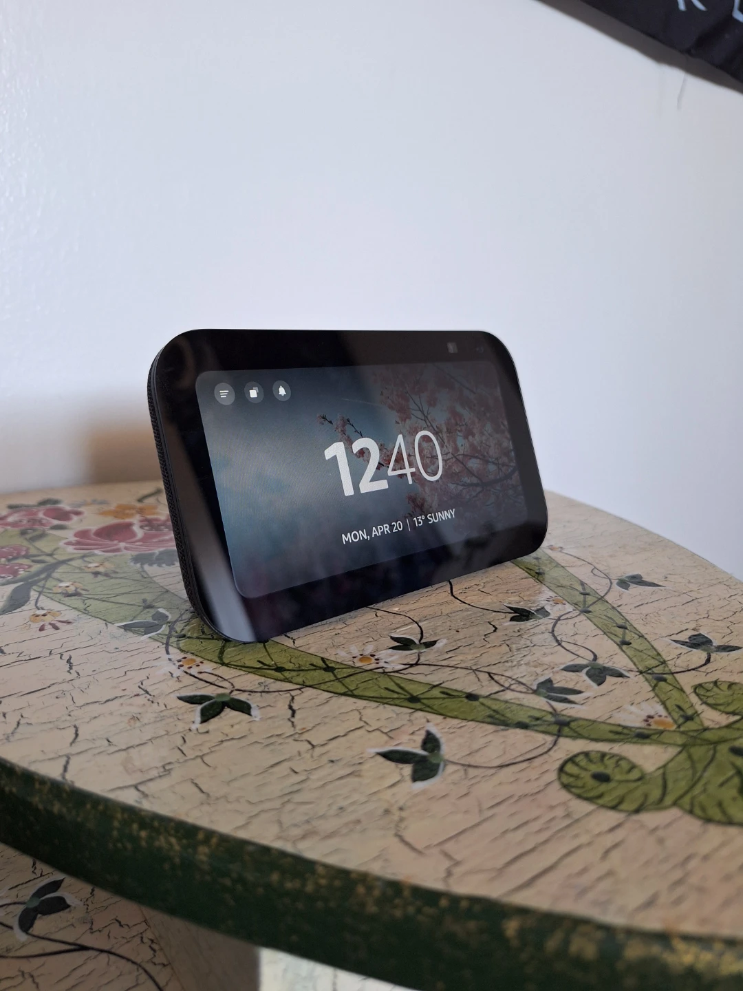 Amazon Echo Show 5 (Newest Model/Charcoal)