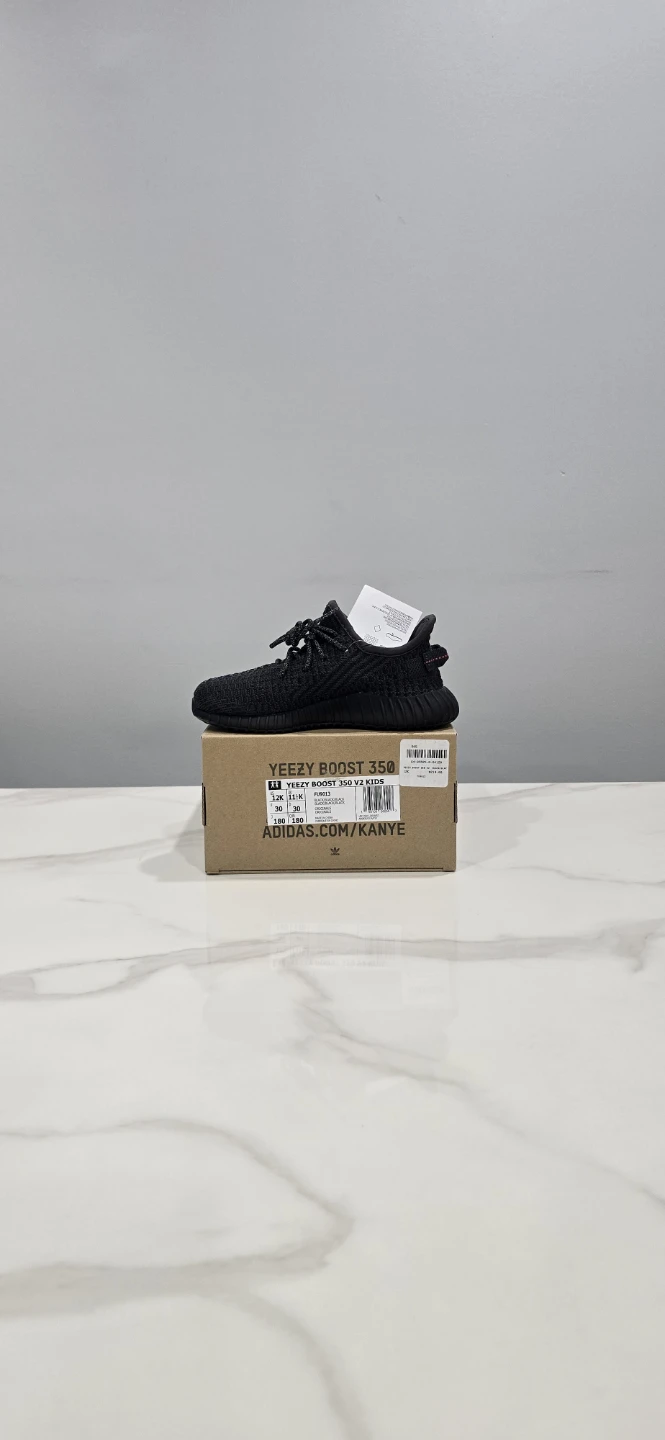 Adidas Yeezy V2 Black infant non-reflective Size 12K - photo 3