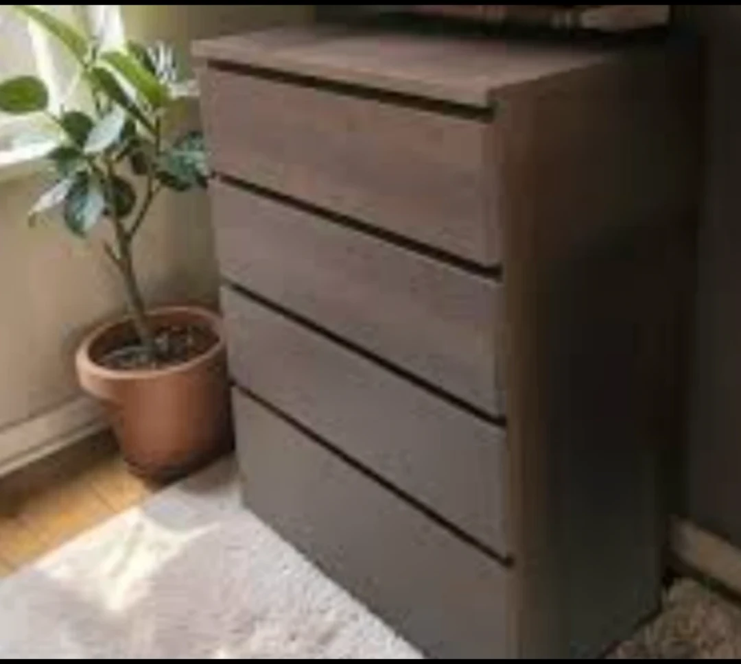 (moving sale 29th) IKEA MALM chest of 5 drawers + free iteam
