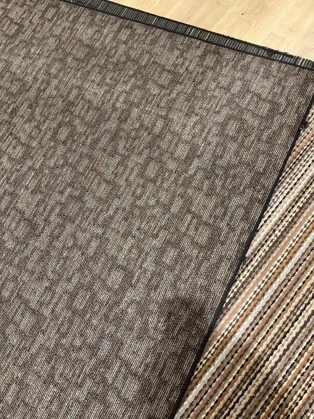 Area Rug with Geometric Pattern set of two - photo 4